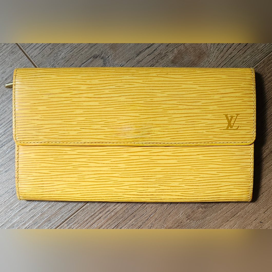Louis Vuitton Yellow Epi Wallet In Euc